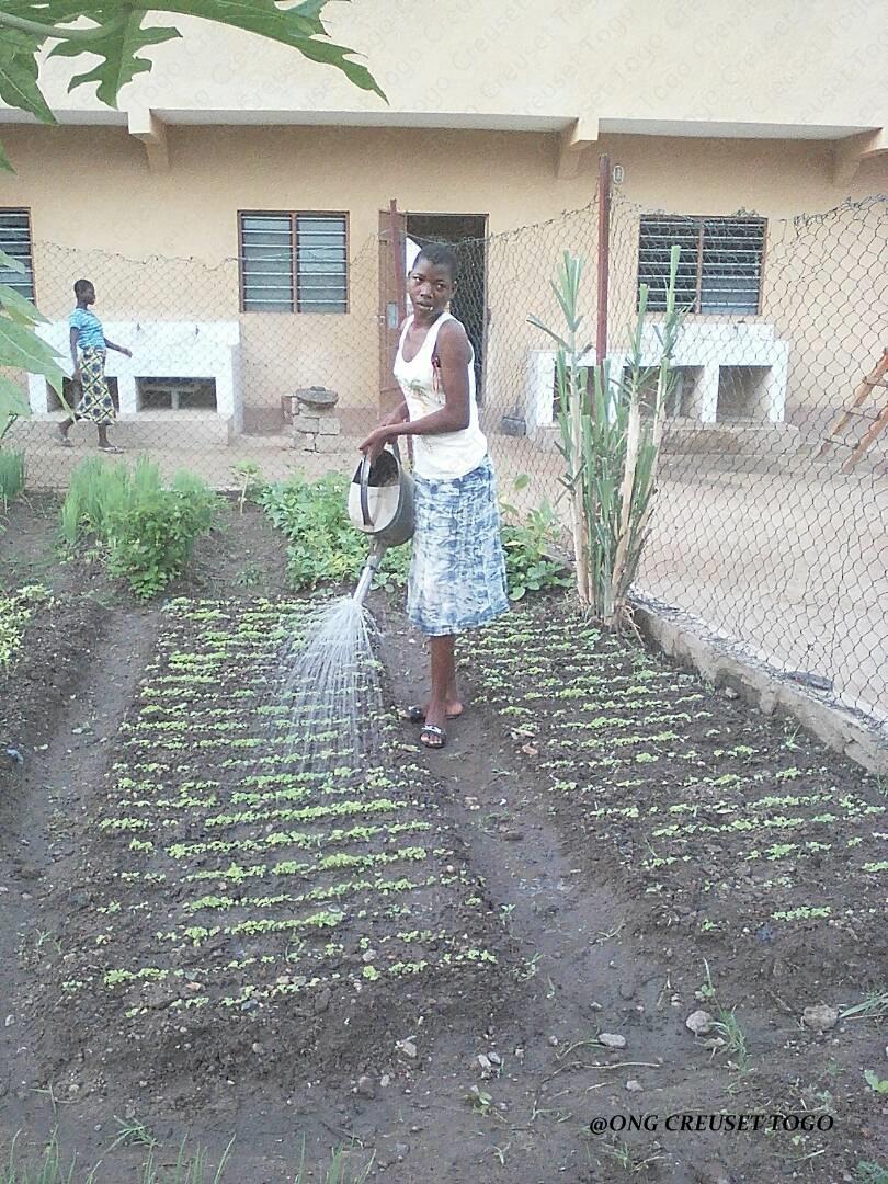 Au centre Kandyaa, les enfants apprennent à produire ce dont ils ont besoin