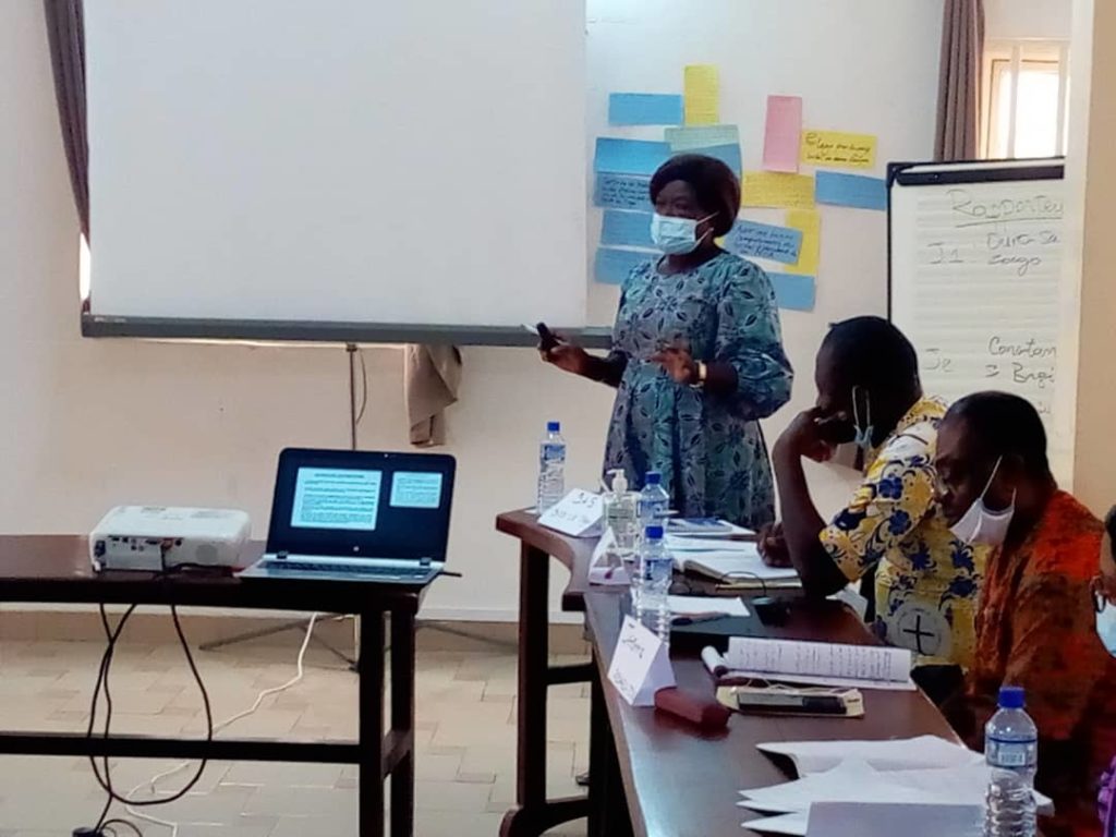 Atelier de réflexion de 20 responsables des centres d’accueil et des services de tutelle sur la mitigation des pratiques institutionnelles dans la prise en charge alternative des Enfants