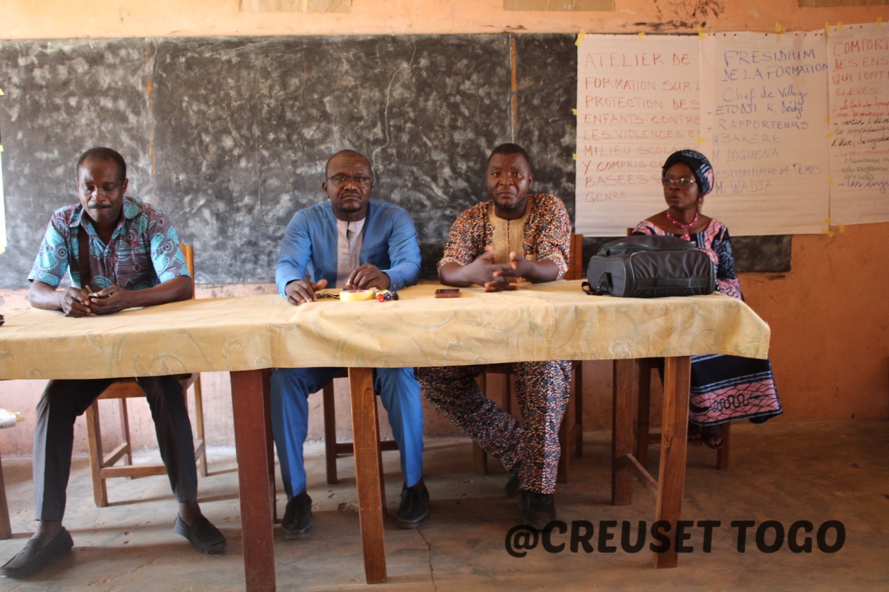 Les enseignants et directeurs d’école de Tchamba et Dankpen à l’école de la non-violsence éducative en milieu scolaire