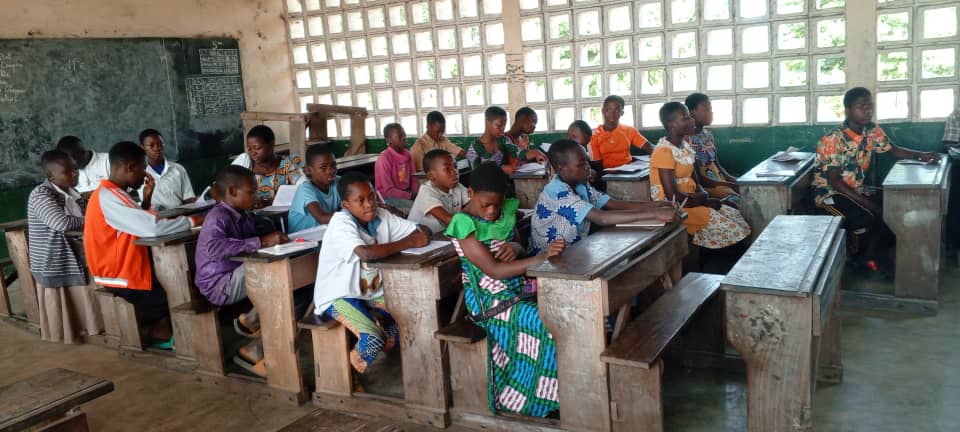 PROJET OLF-PCN  Quand les clubs d’enfants deviennent des écoles de leadership féminin